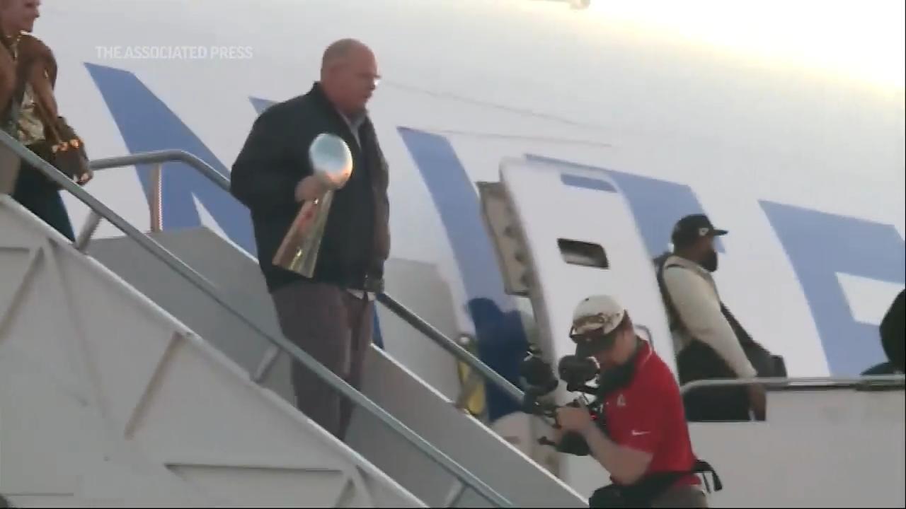 Kansas City turns red as Chiefs celebrate 3rd Super Bowl title in 5